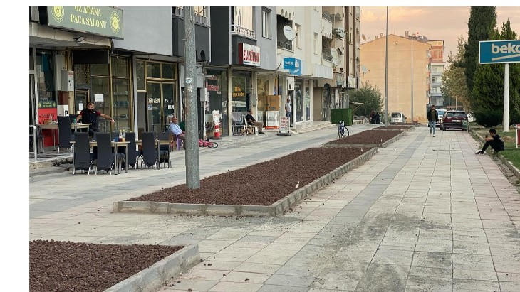 ELAZIĞ CADDESİ ÜZERİNDE PEYZAJ ÇALIŞMALARIMIZ TAMAMLANDI